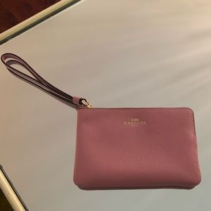 Coach NWOT mauve wristlet